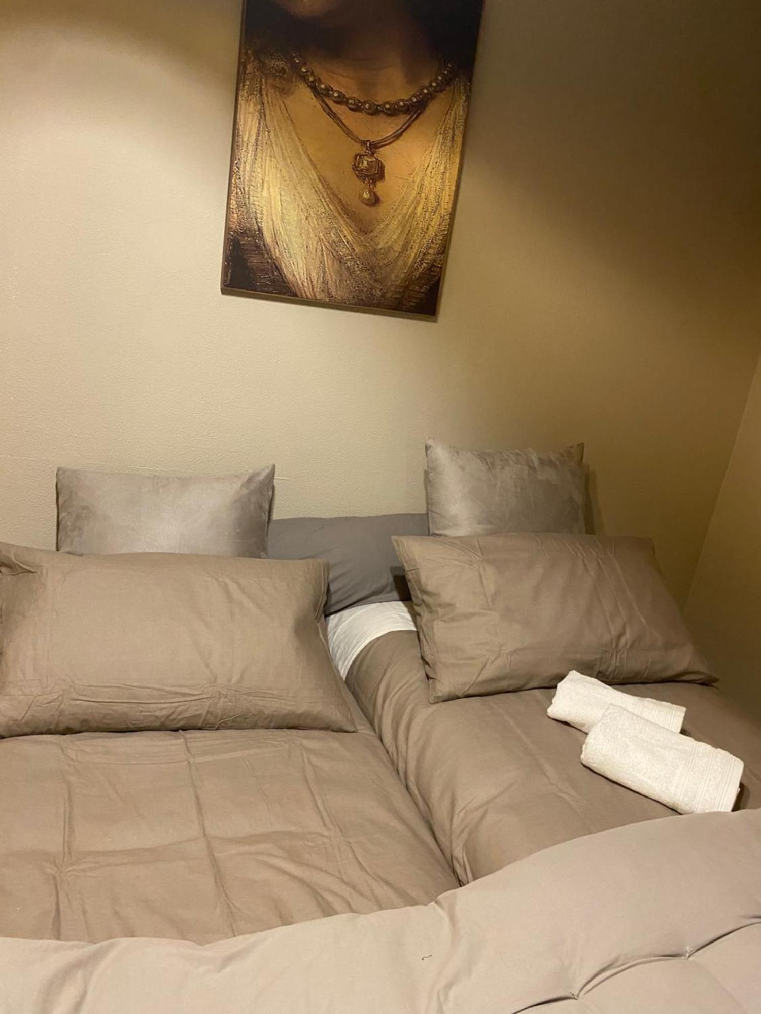 Micasa Apartment Milan Bagian luar foto